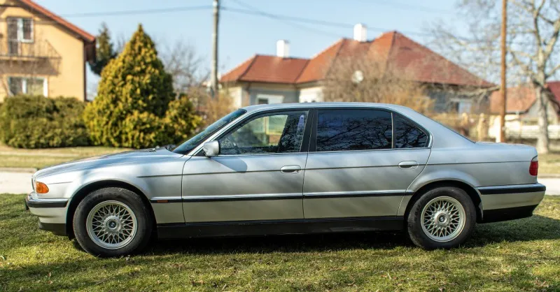 BMW 7 740 iL E38 2000