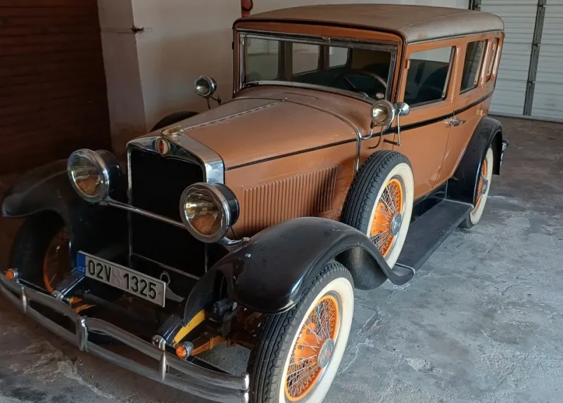 HUPMOBILE 1928