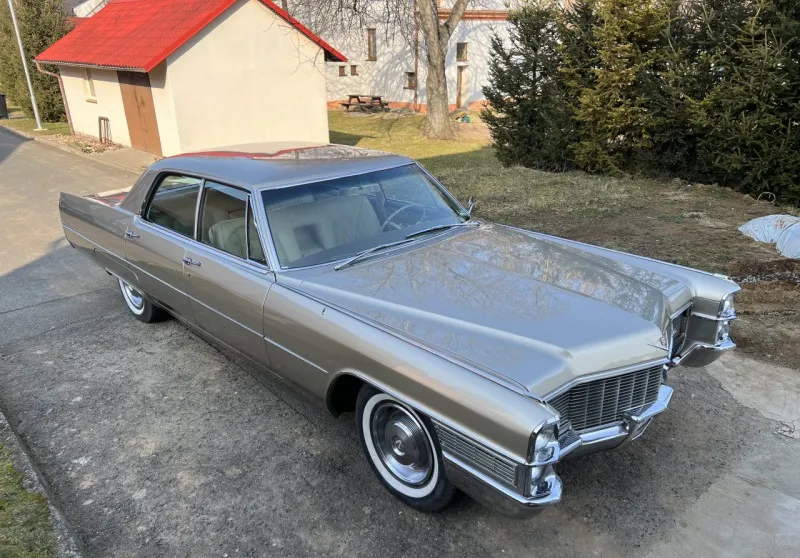 Cadillac DeVille Sedan 1965