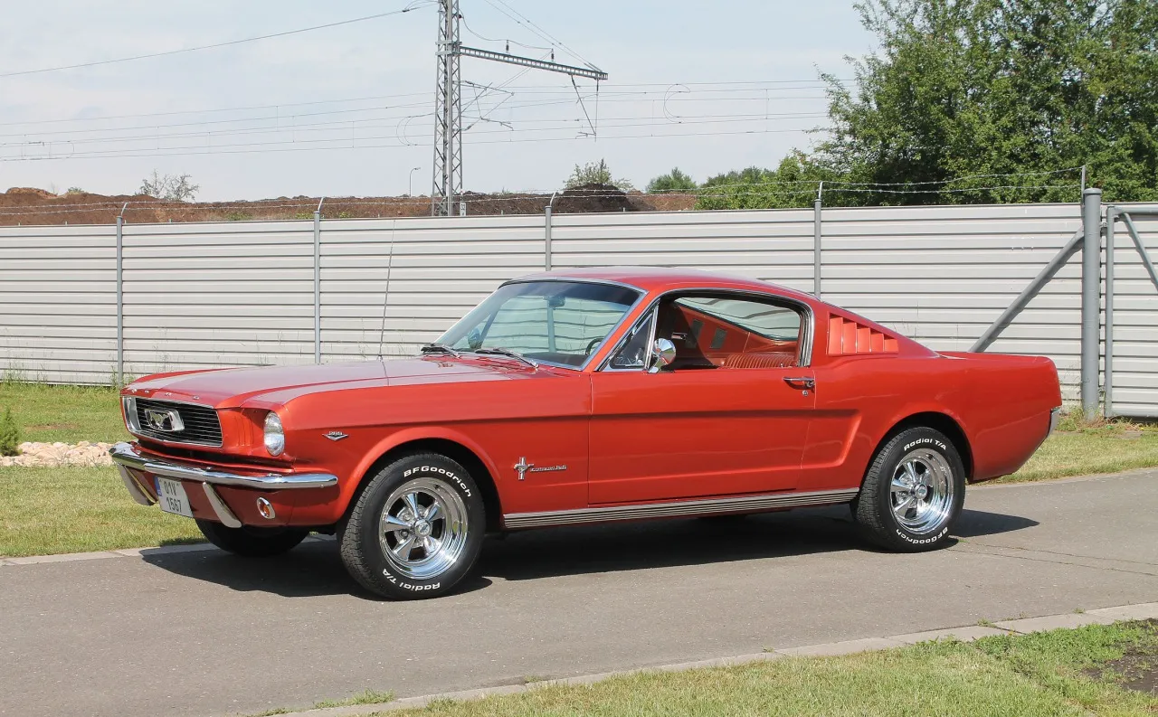Ford Mustang Fastback 289 V8, manuál 1966