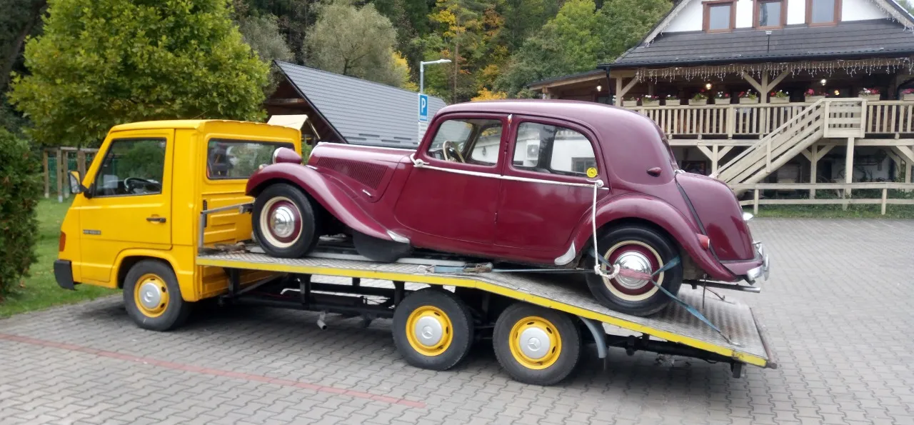 Mercedes-Benz MB100D odtahovka 1992