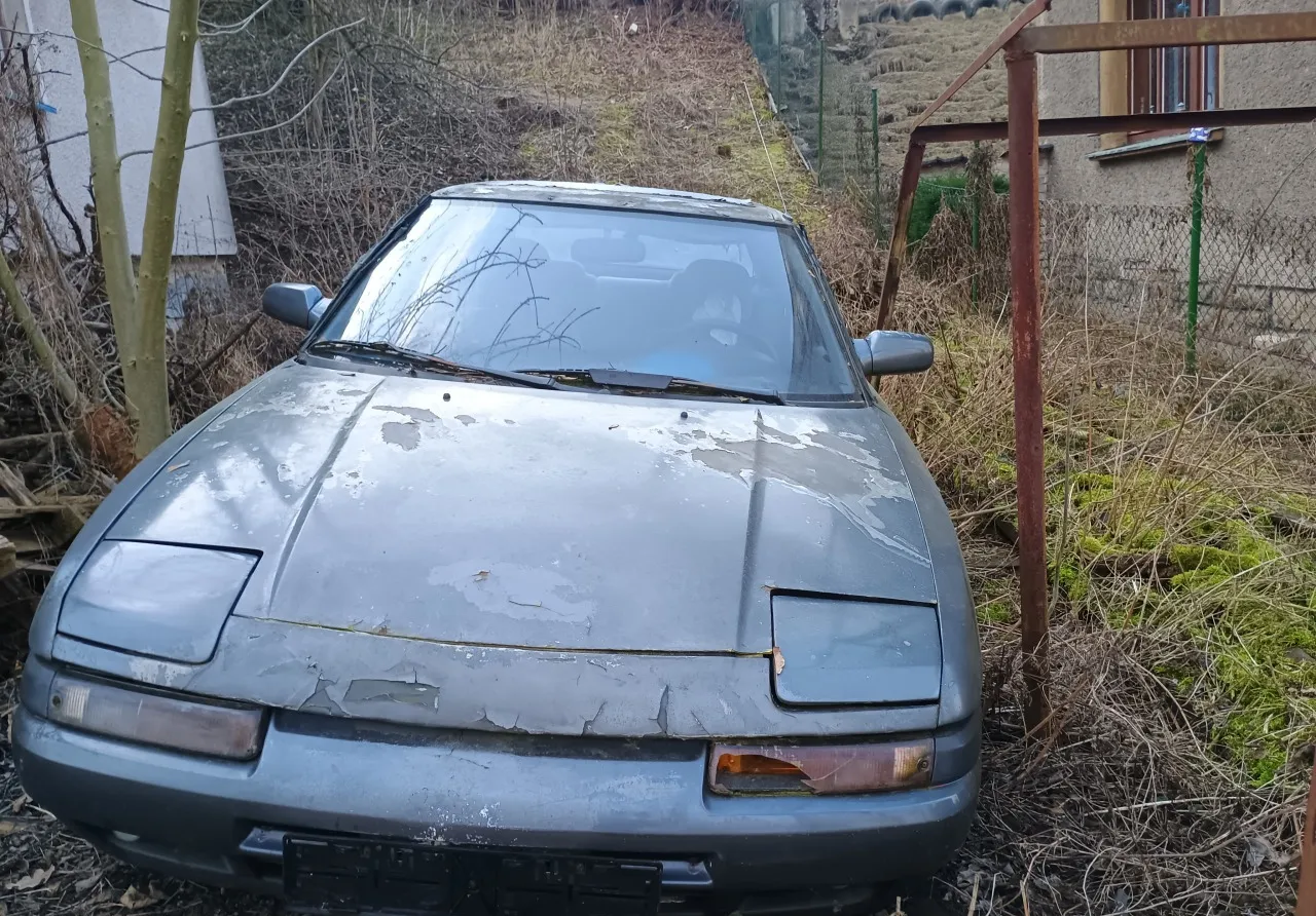 Mazda 323F 1,6i 1990