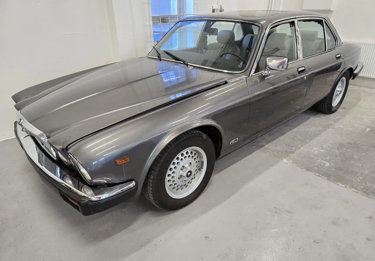 Jaguar XJ Sovering 4.2, r.v. 1984 1984