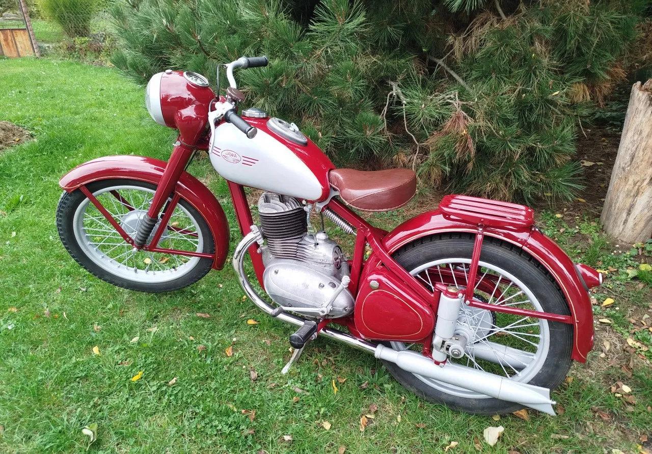 Jawa 250 pérák 1952