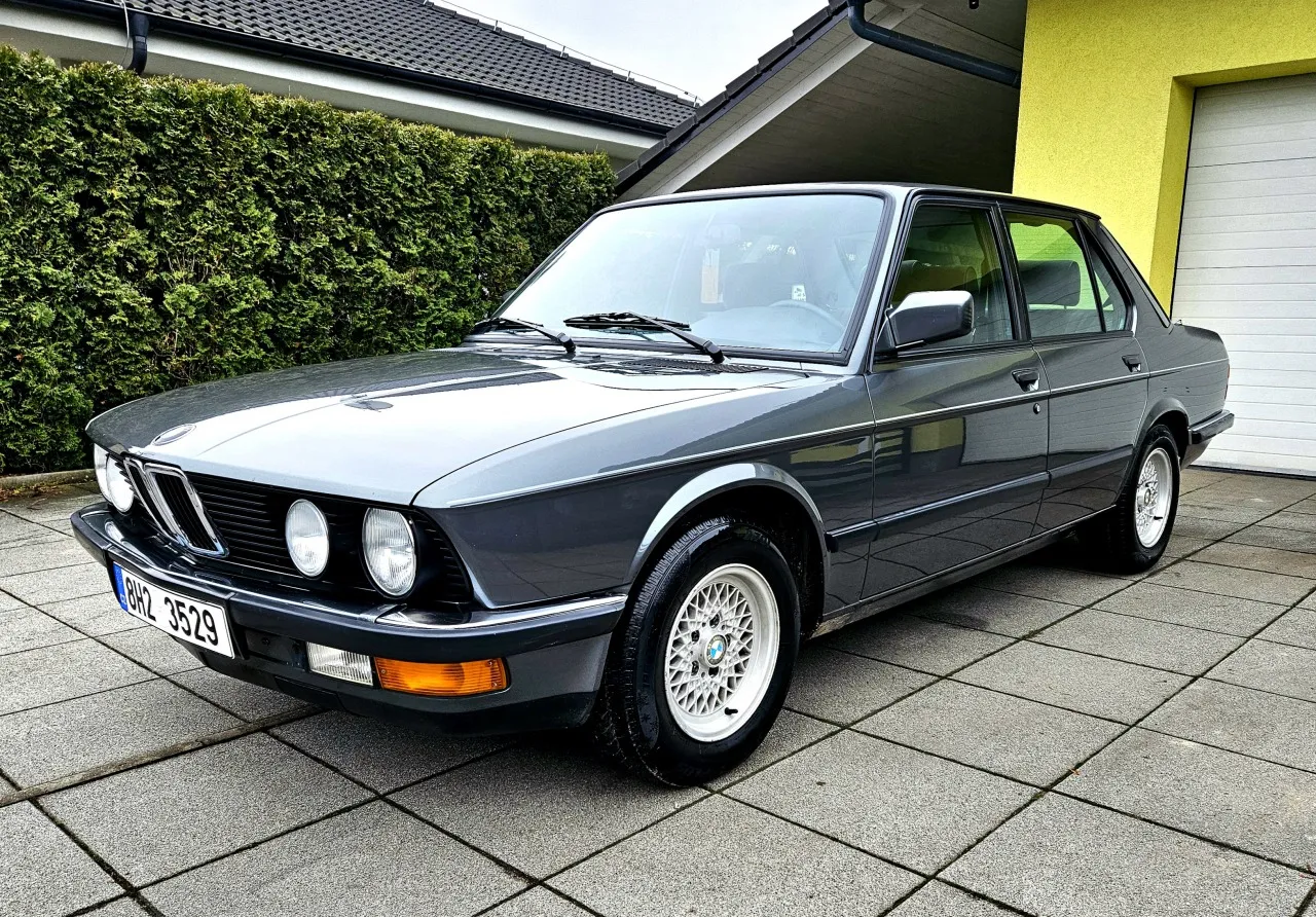 BMW 520i E28! Top youngtimer! 1987