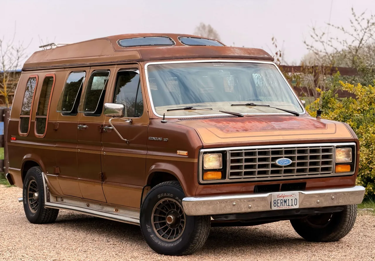 Ford Econoline E150 5.0 V8 Classic Coach 1984
