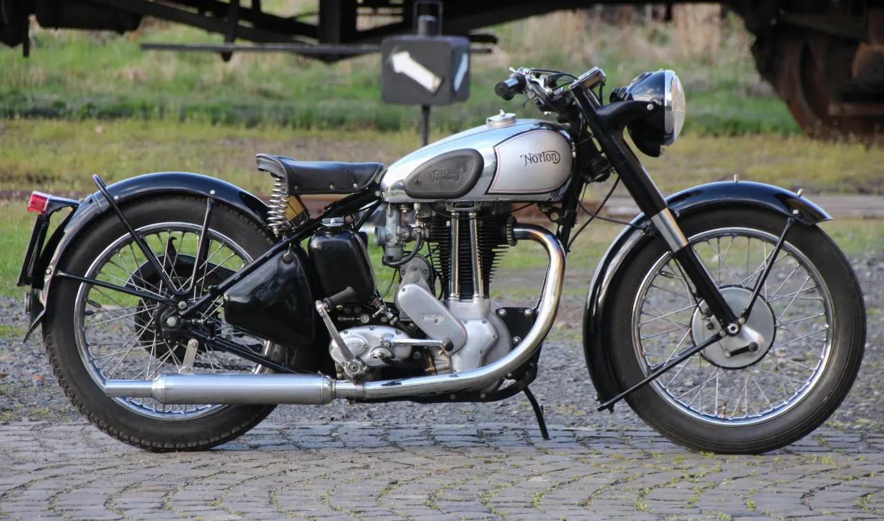 Norton 18 OHV - 500cc 1953
