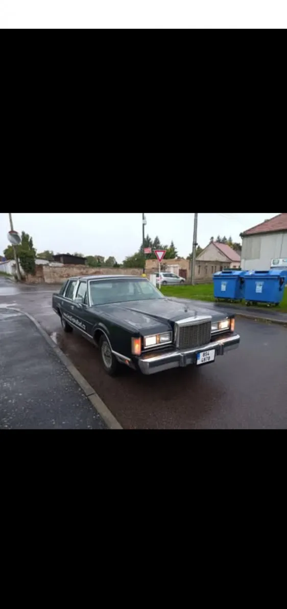 Lincoln Town Car 1986