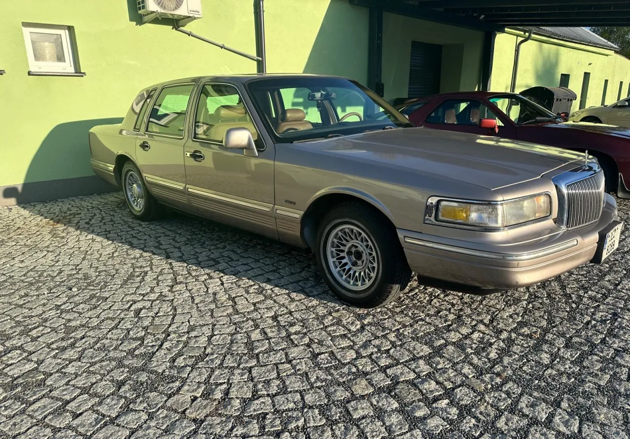 Lincoln Town Car 1995