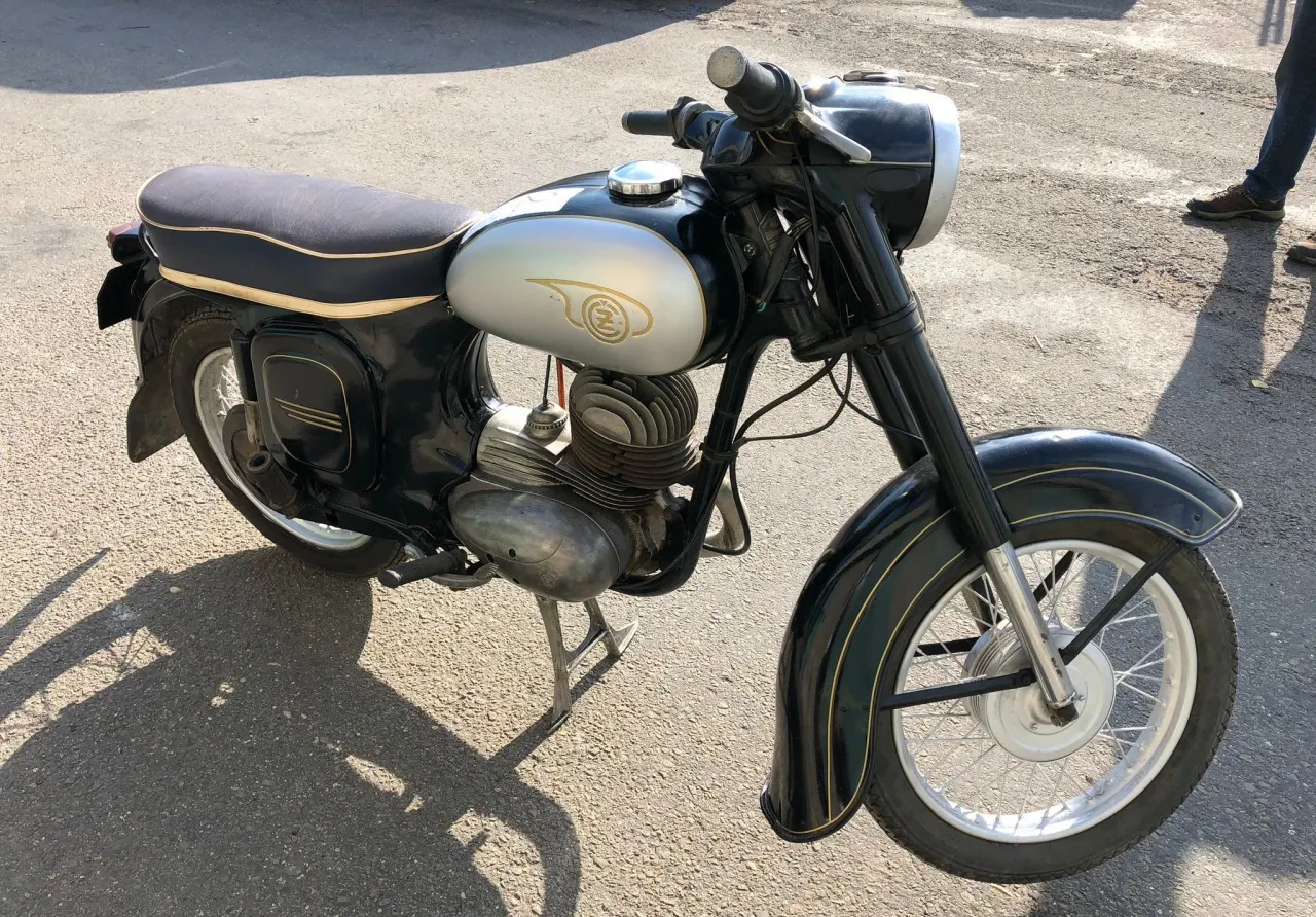 ČZ 175 1800