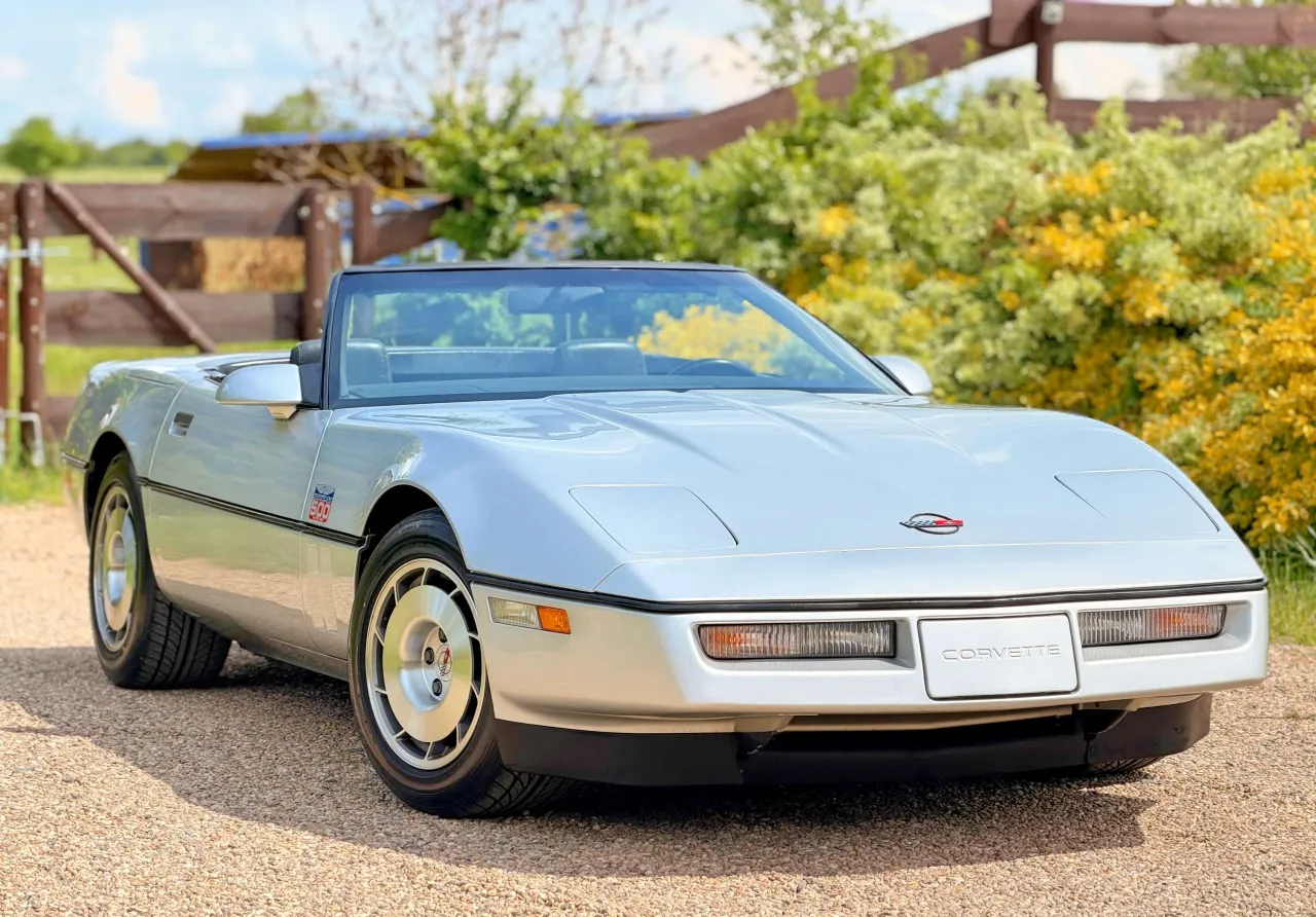 Chevrolet Corvette 5.7 V8 | Manuál 23 560mil 1986