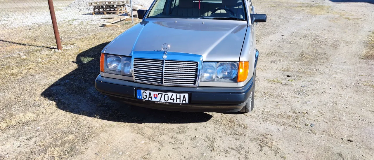Mercedes-Benz E W124 1986