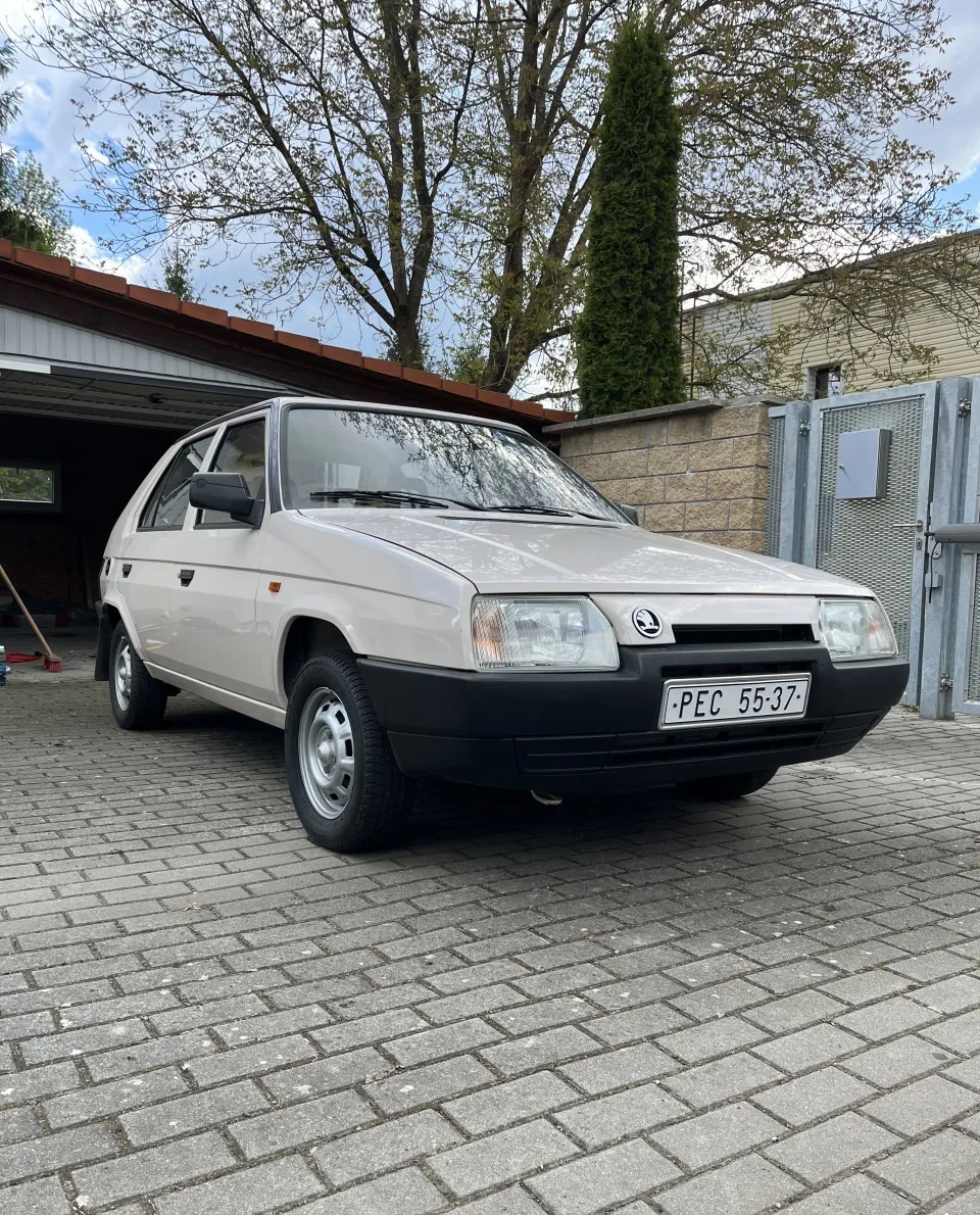 Škoda Favorit 135 lux 1990