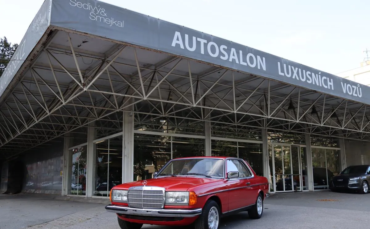 Mercedes-Benz 230 123 230CE KUPÉ AUTOMAT 10 1981