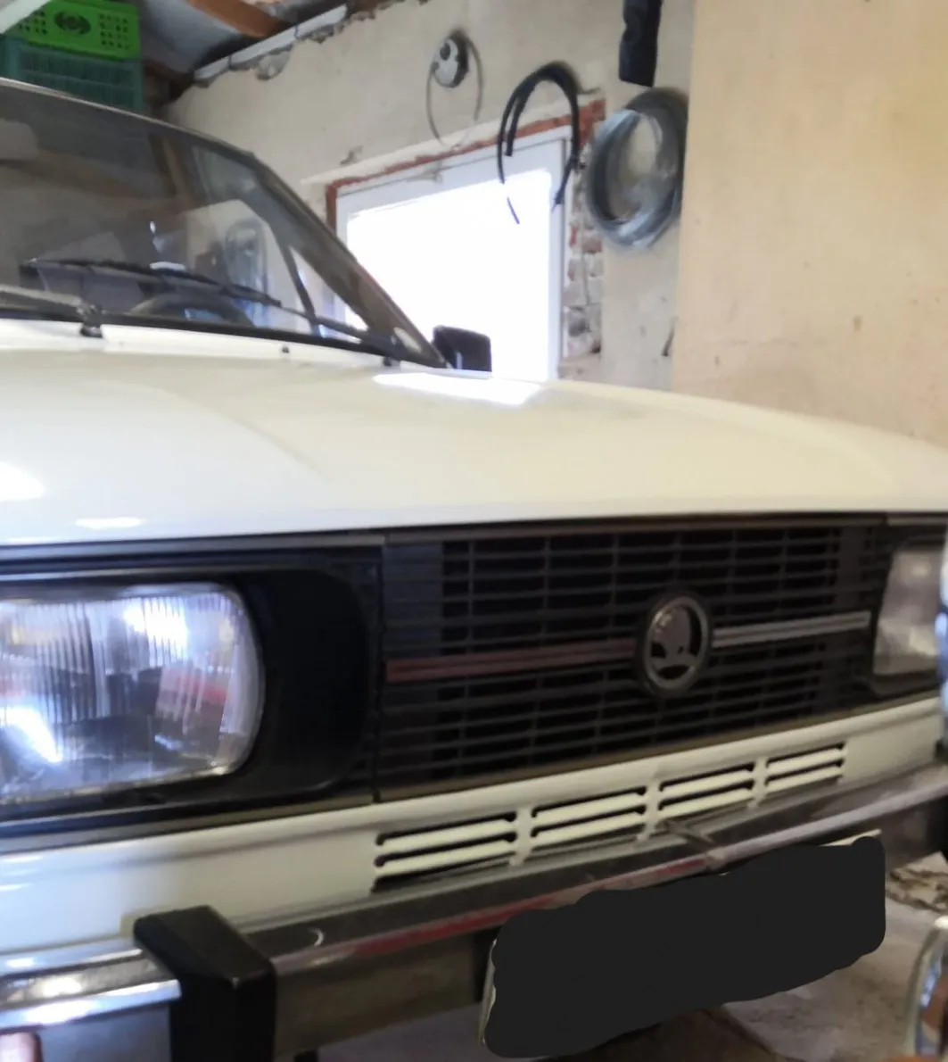 Škoda 105 1983