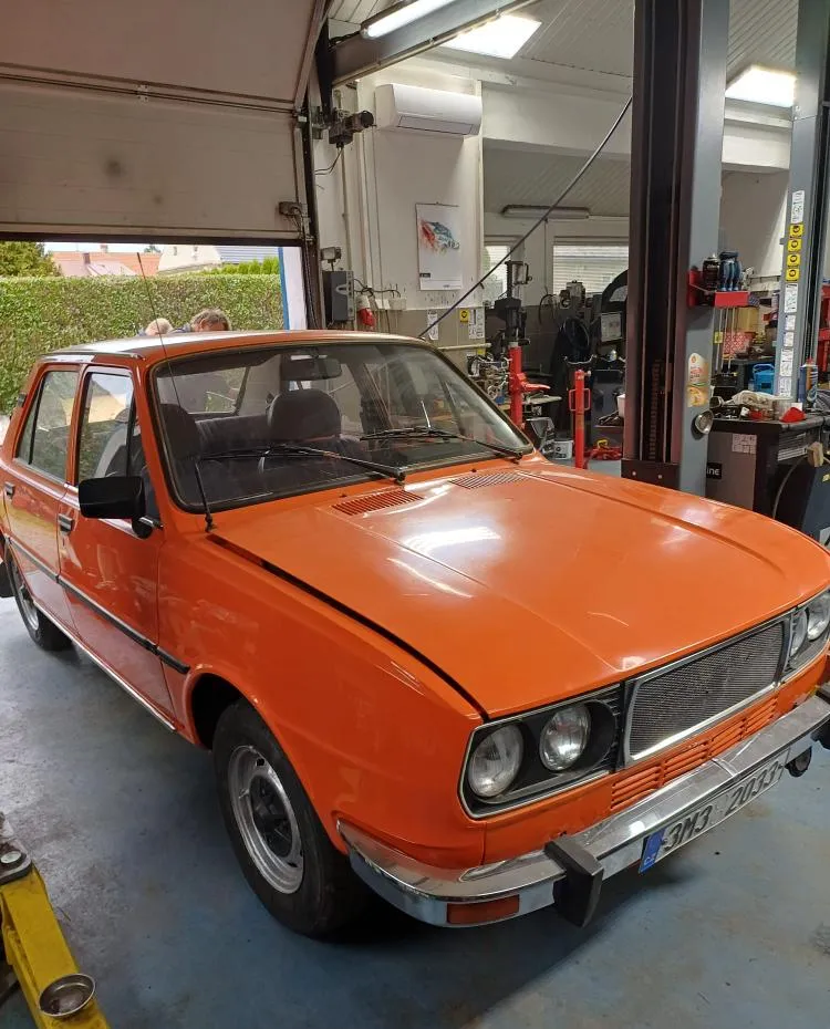 Škoda 105 105 GL 1981