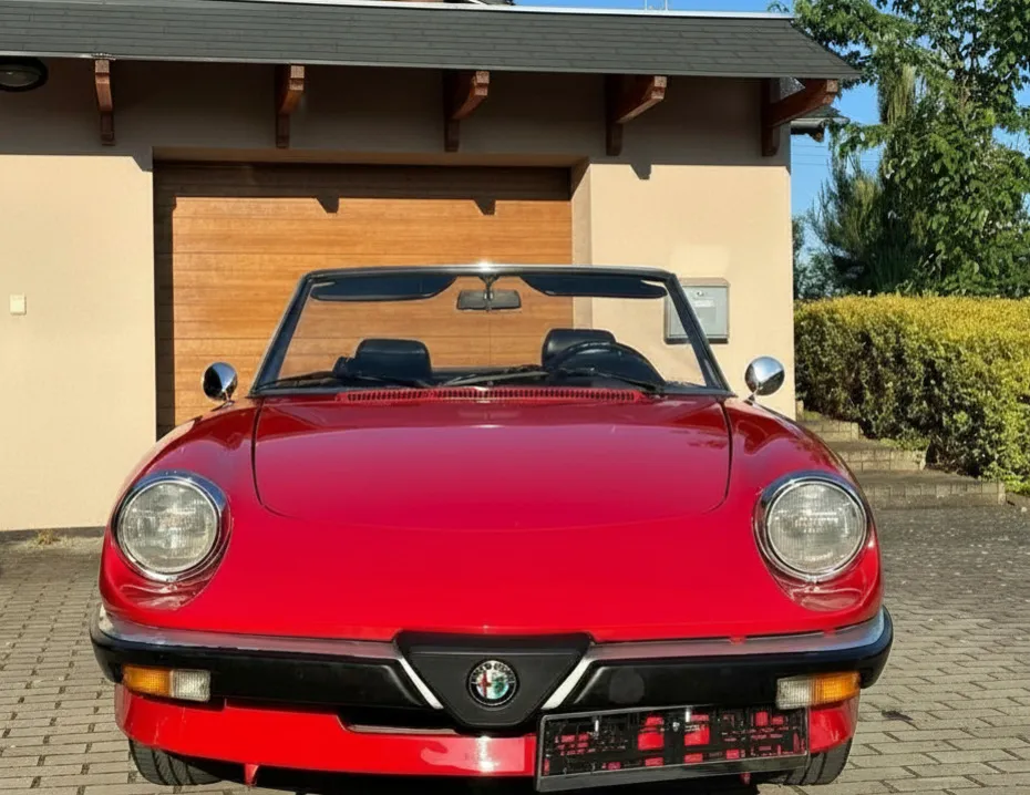 Alfa Romeo Spider 2.0 Veloce Graduate 1986