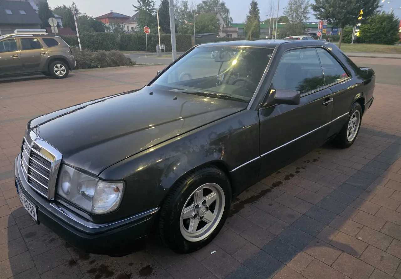 Mercedes-Benz 230 W124 coupe 1990
