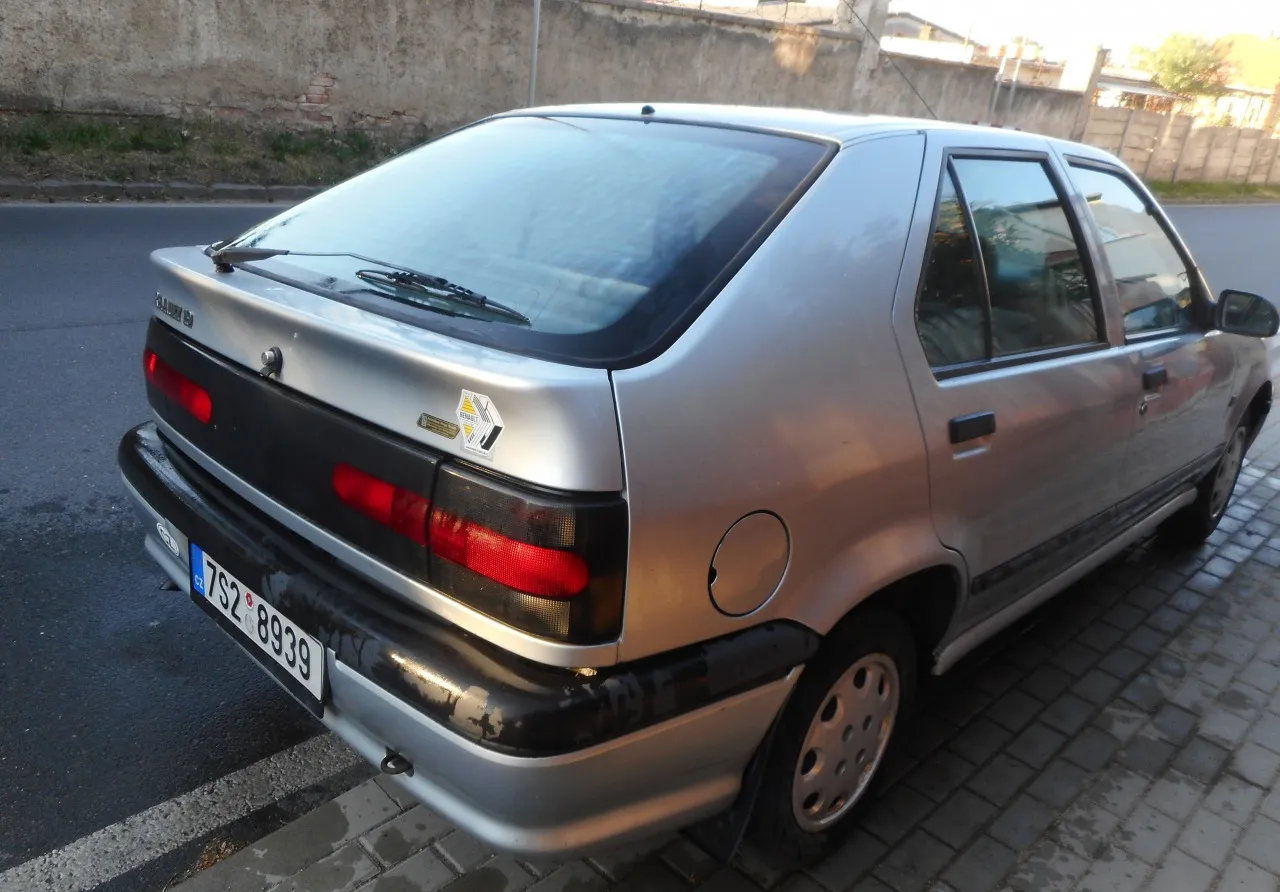 Renault 19 RN 1995
