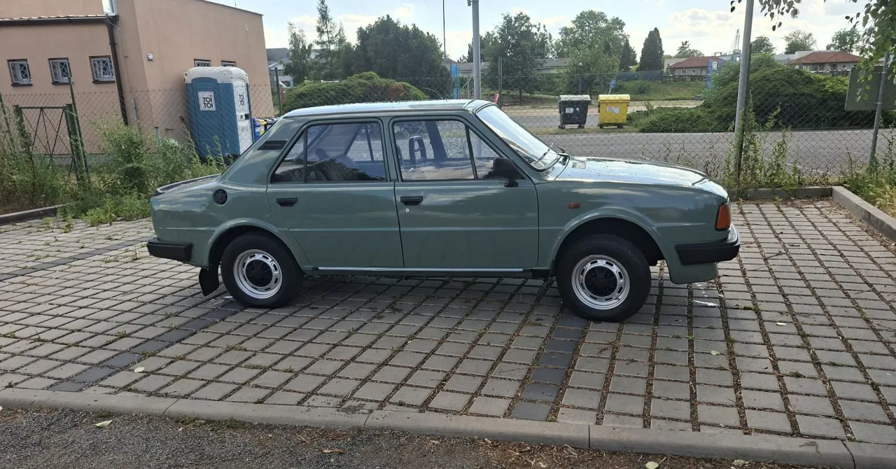 Škoda 125 742.12 1989