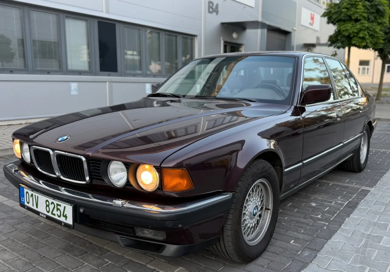 BMW 7 E32 750i V12 1992