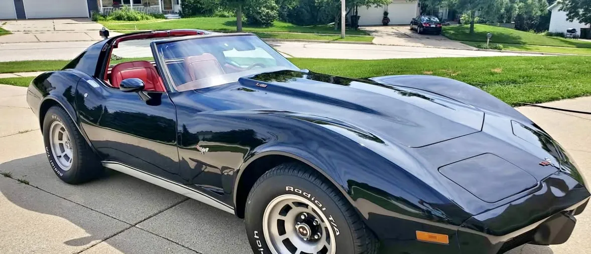 Chevrolet Corvette 5 speed manual, L82 1977