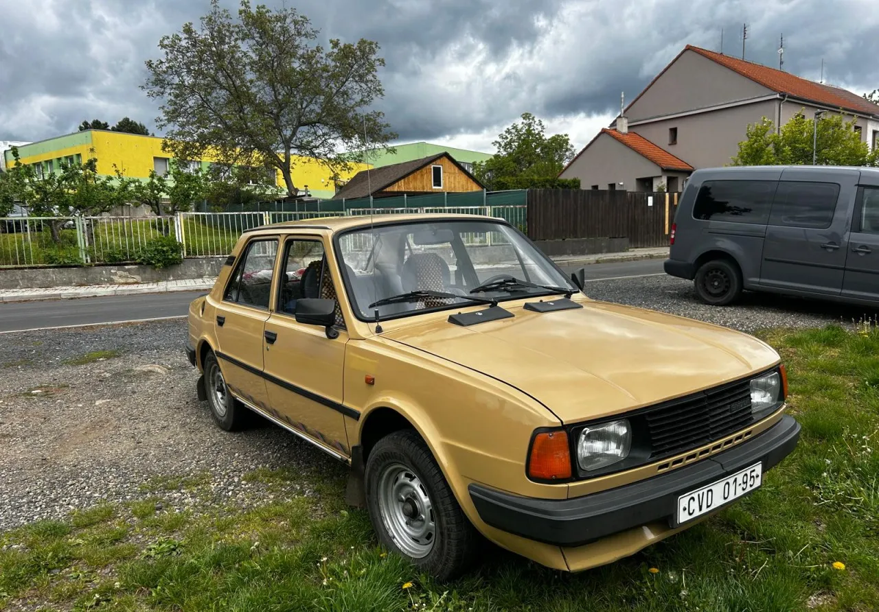 Škoda 105 L 1987