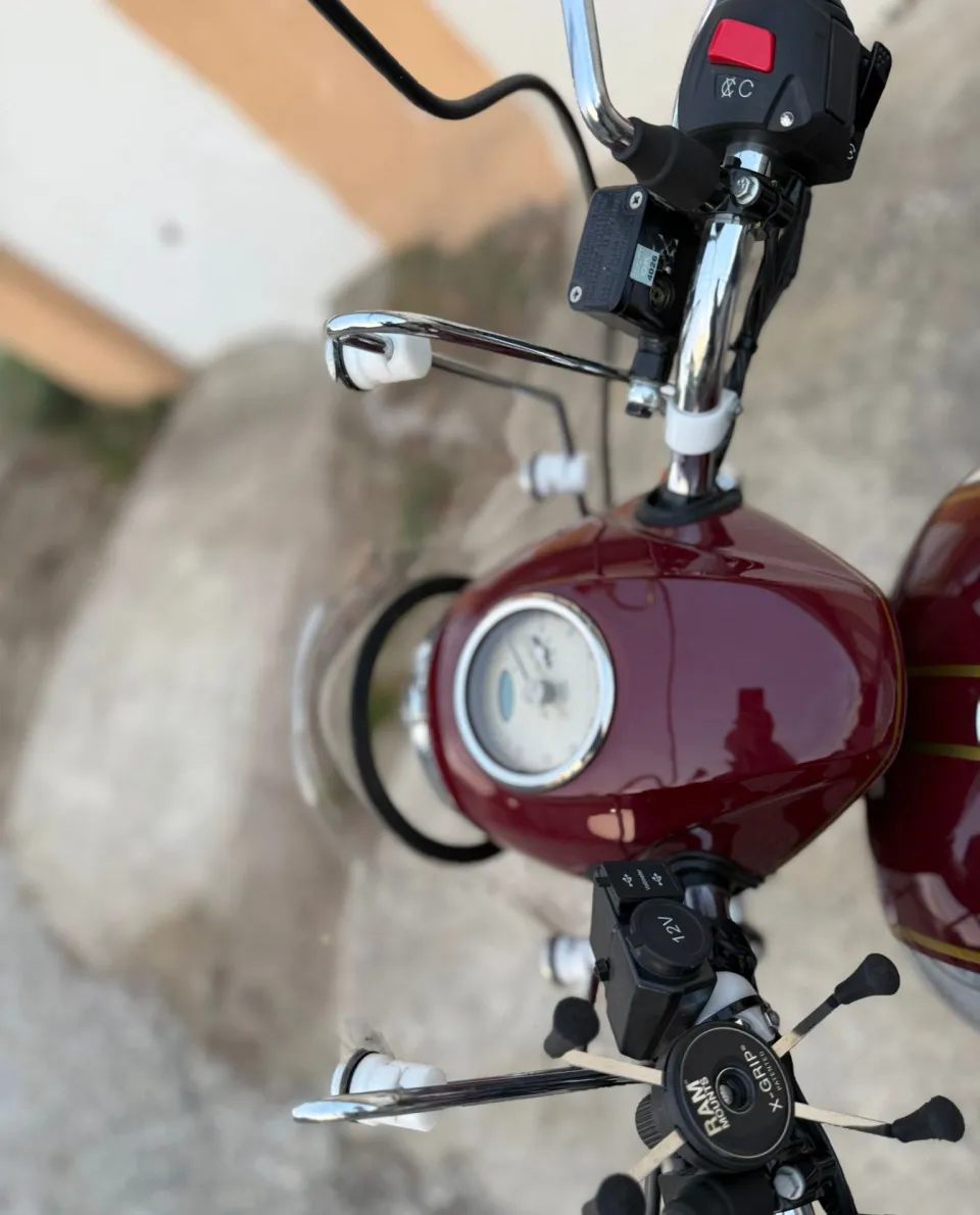 Jawa 300 CL 2022