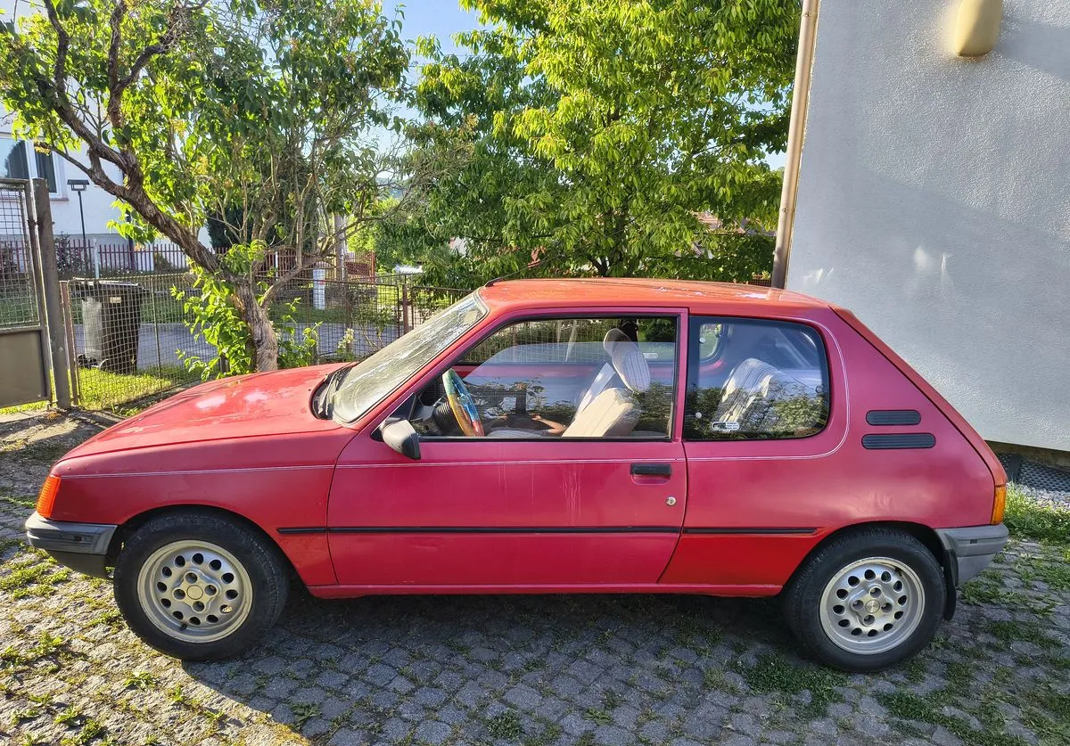 Peugeot 205 1988