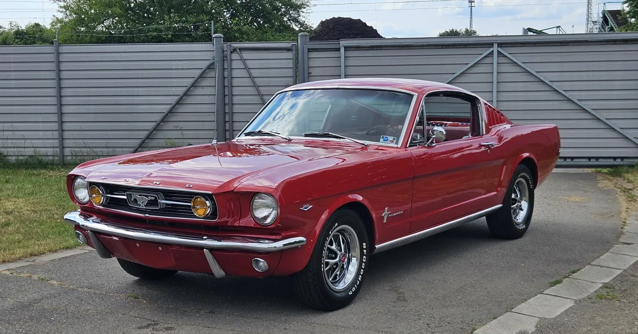Ford Mustang Fastback 289 V8 renovace 1966