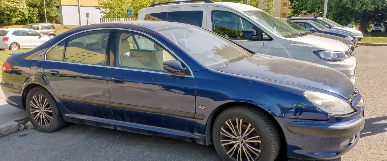 Peugeot 607 2002
