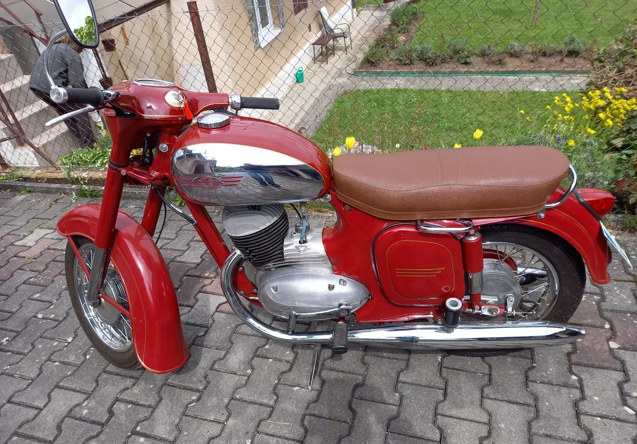 Jawa 250 Panelka 559 1964