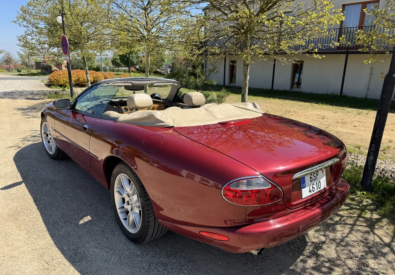 Jaguar XK8 2001