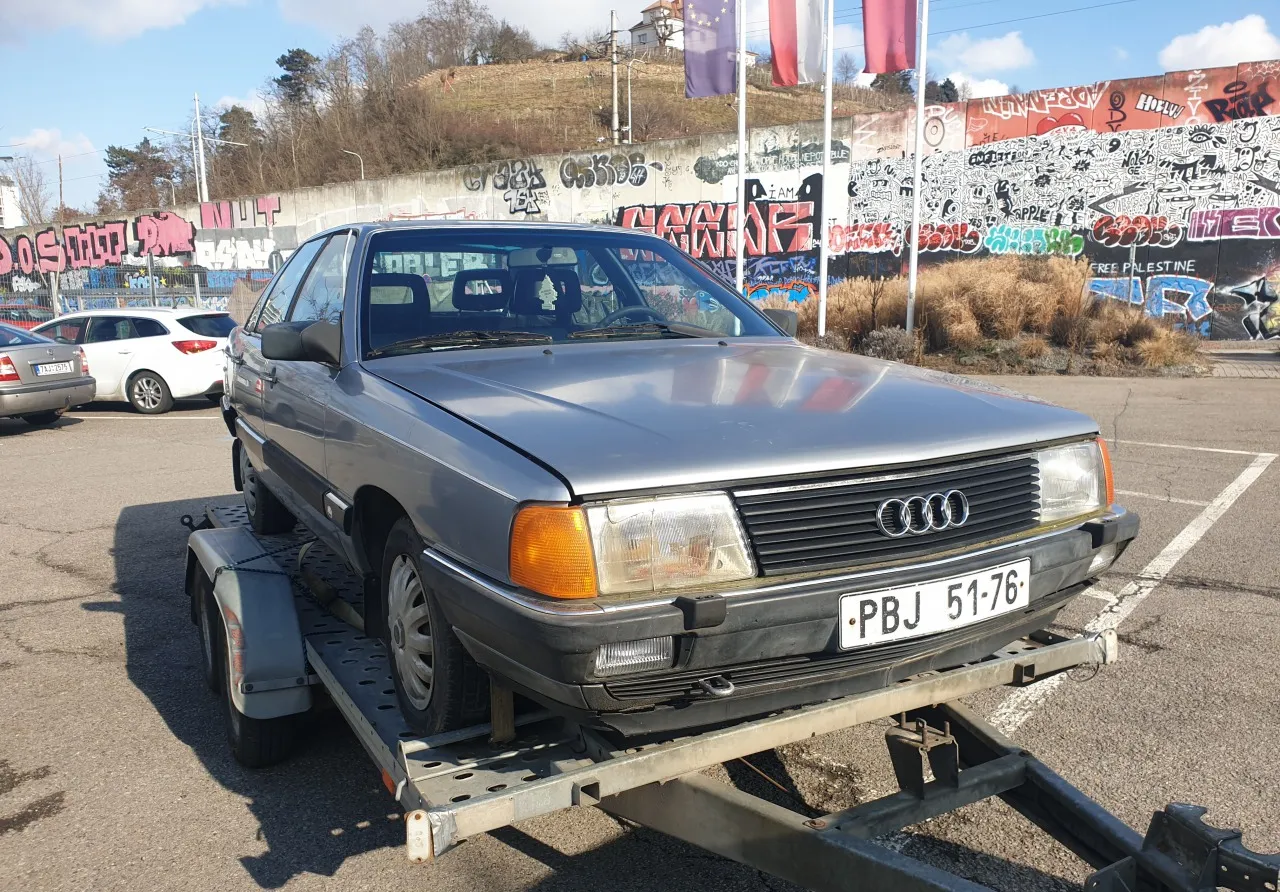 Audi 100 C3 sedan 5V 1987