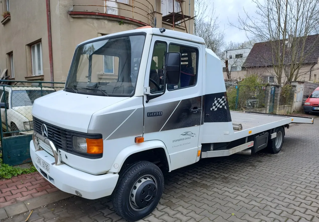 Mercedes-Benz 609 1986