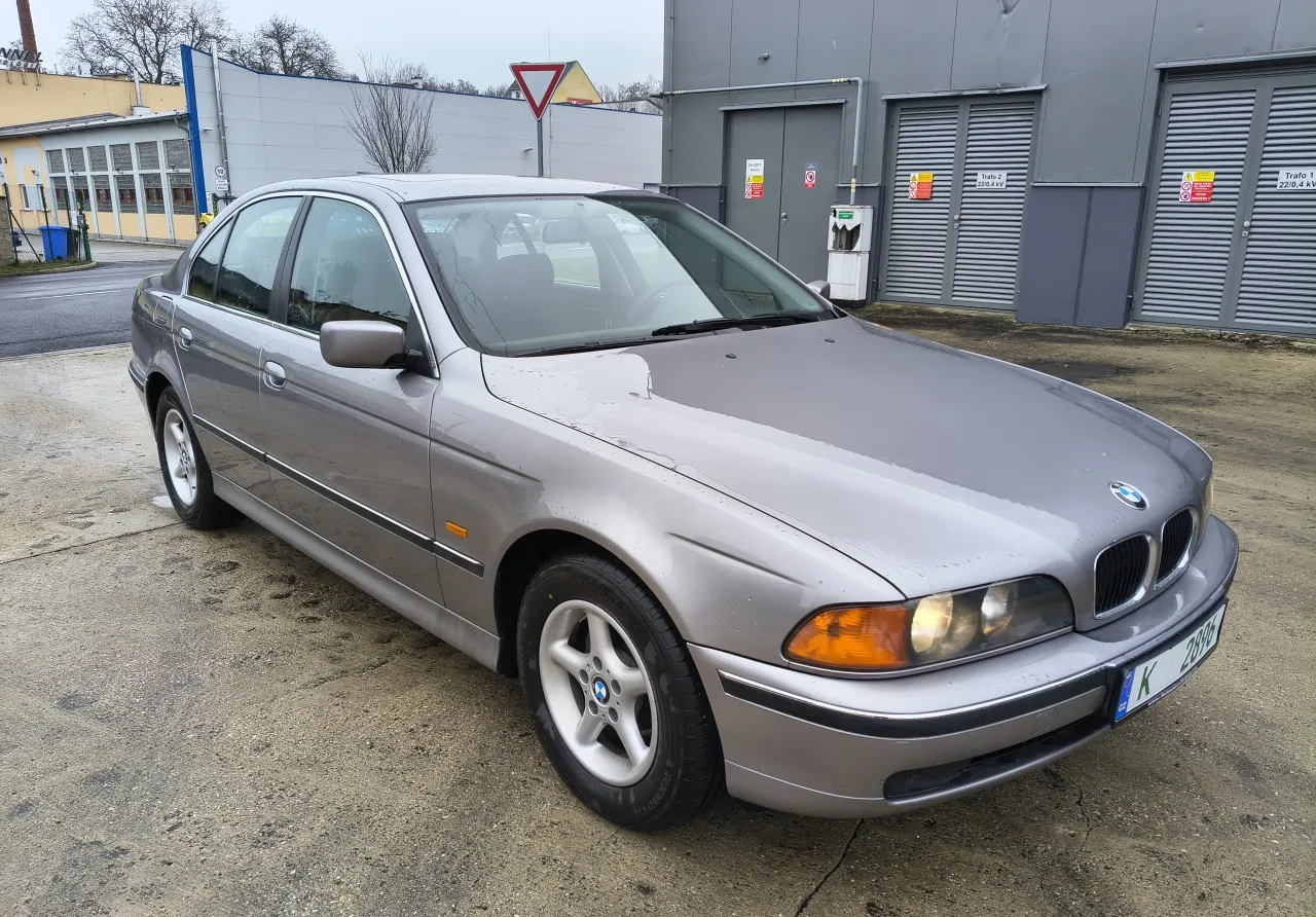 BMW 5 520 e39 6 valec 1996