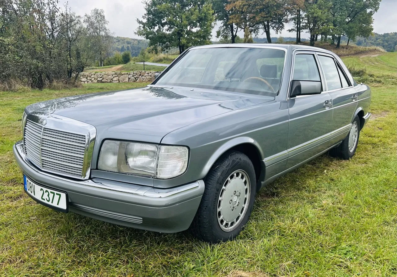 Mercedes-Benz 300 W126 300SE 1988