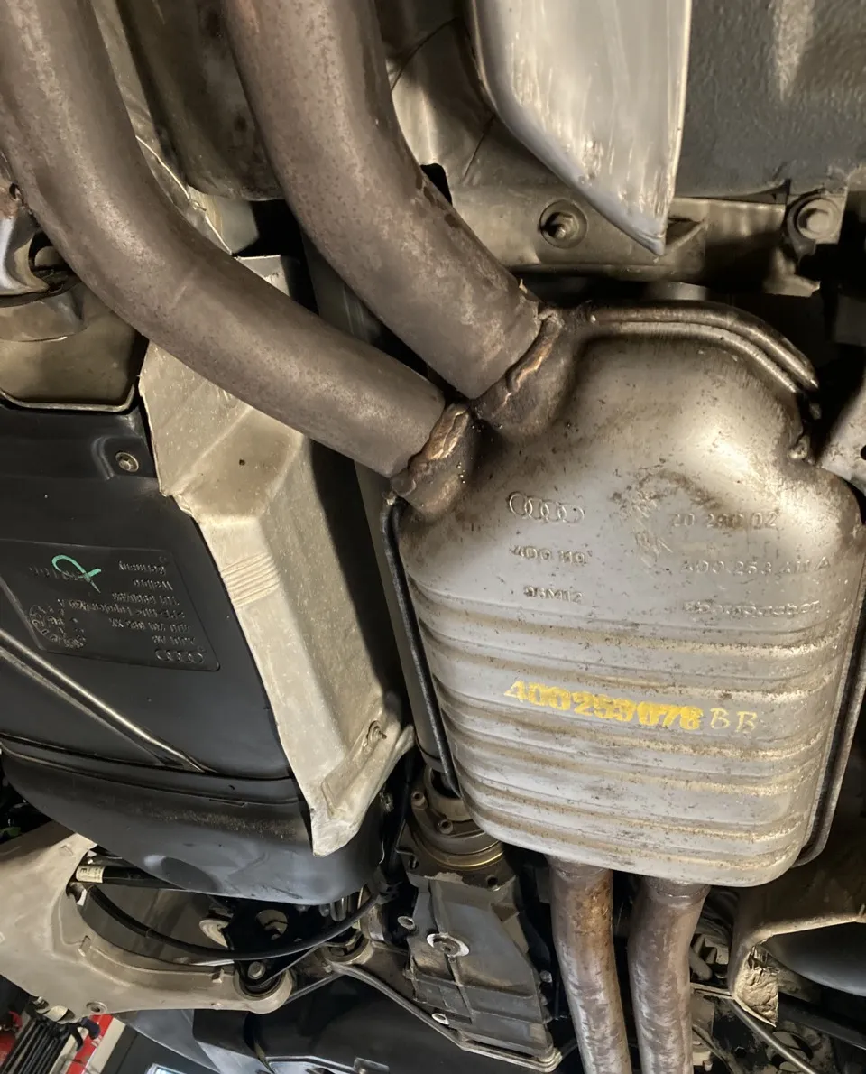 Audi S8 D2 1997