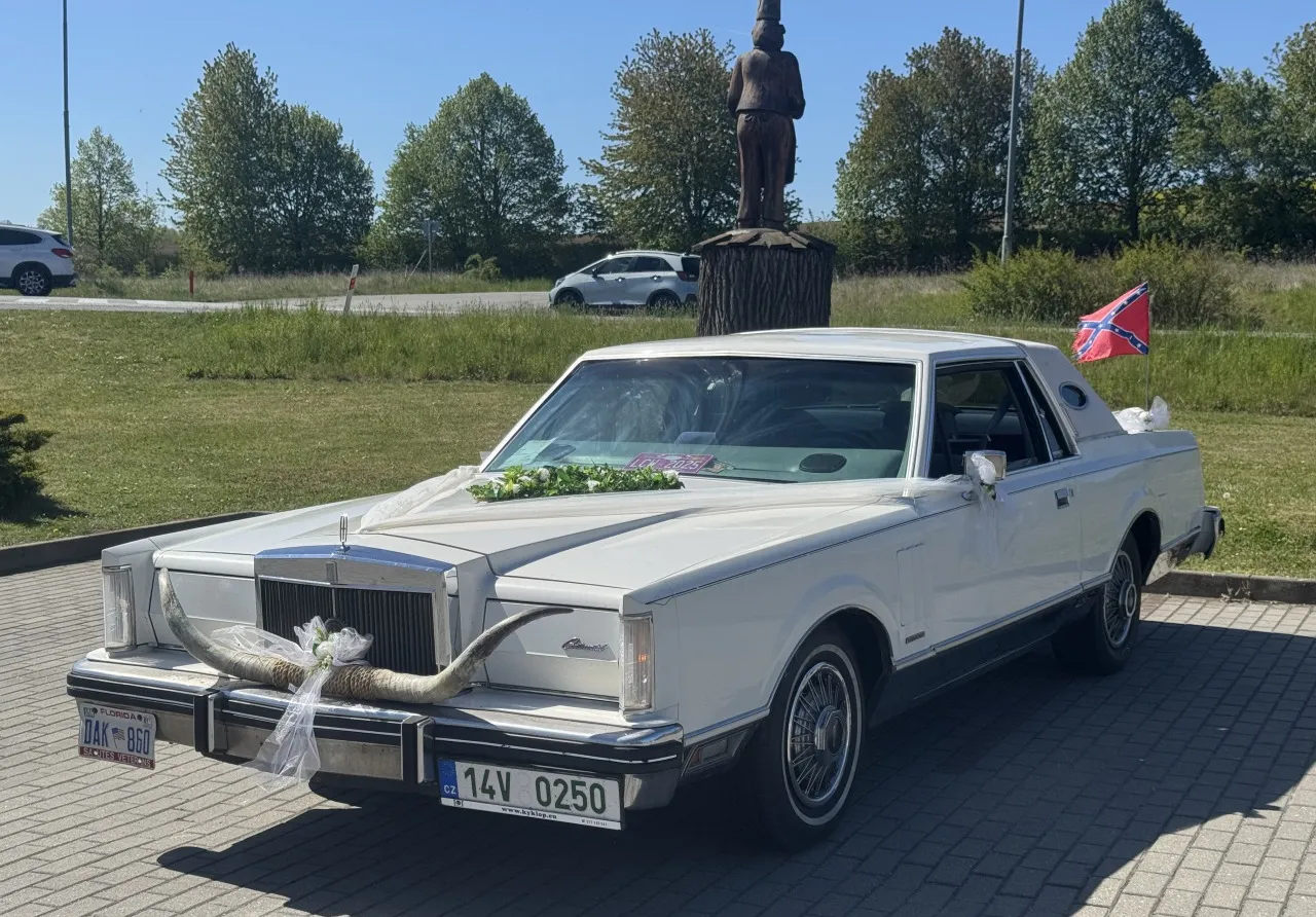 Lincoln Mark 1983