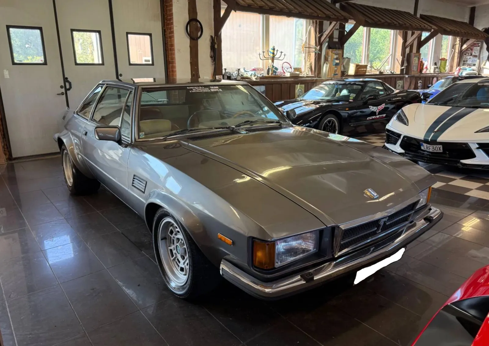 De Tomaso Longchamp