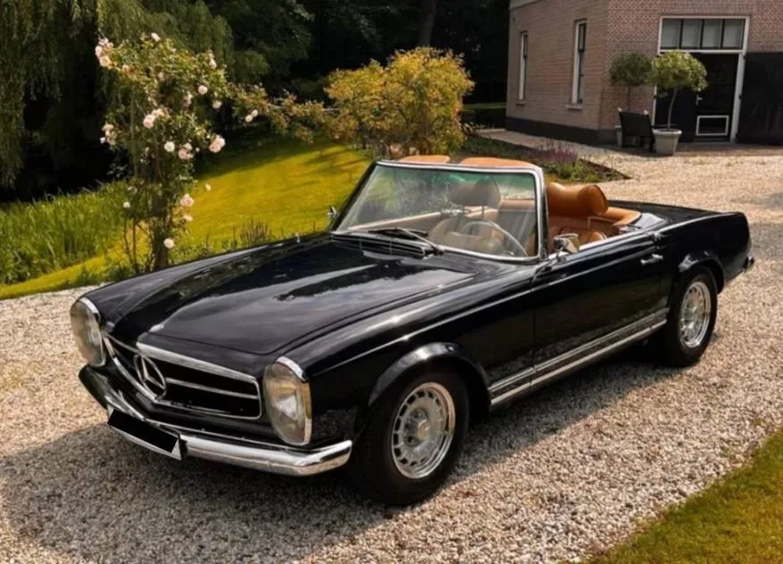 Mercedes-Benz 230 SL Pagoda (W113)