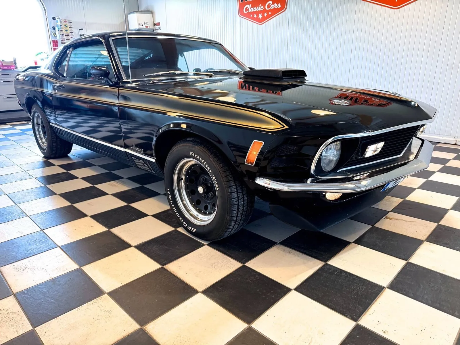 Ford Mustang Mach 1 7.0 Ram Air - R Code