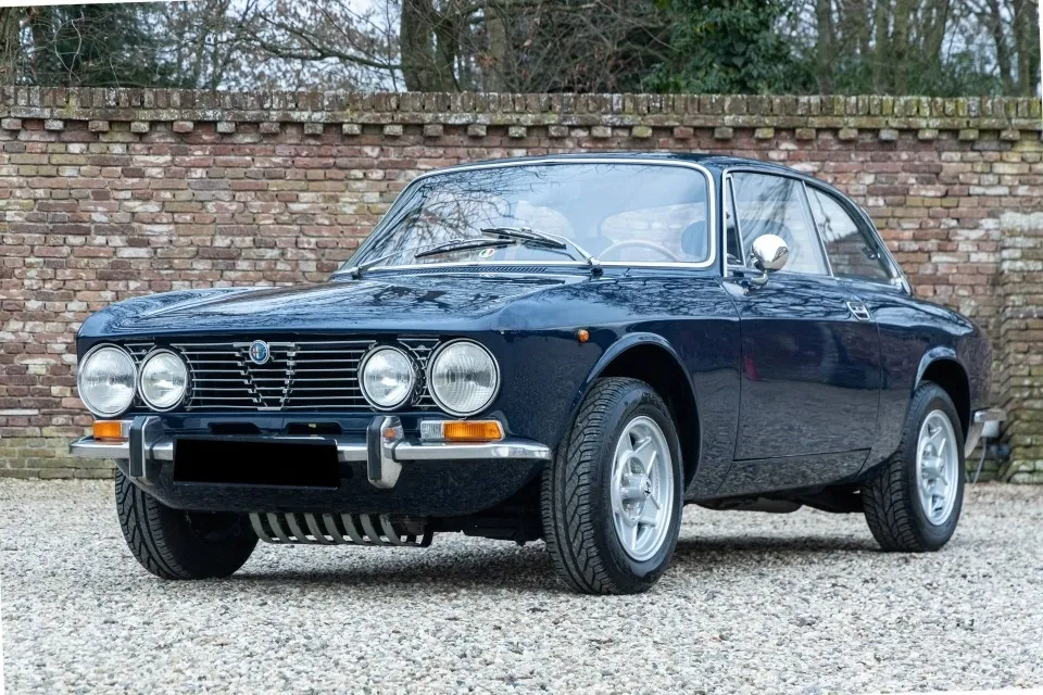 Alfa Romeo 1300 GT Junior Bertone