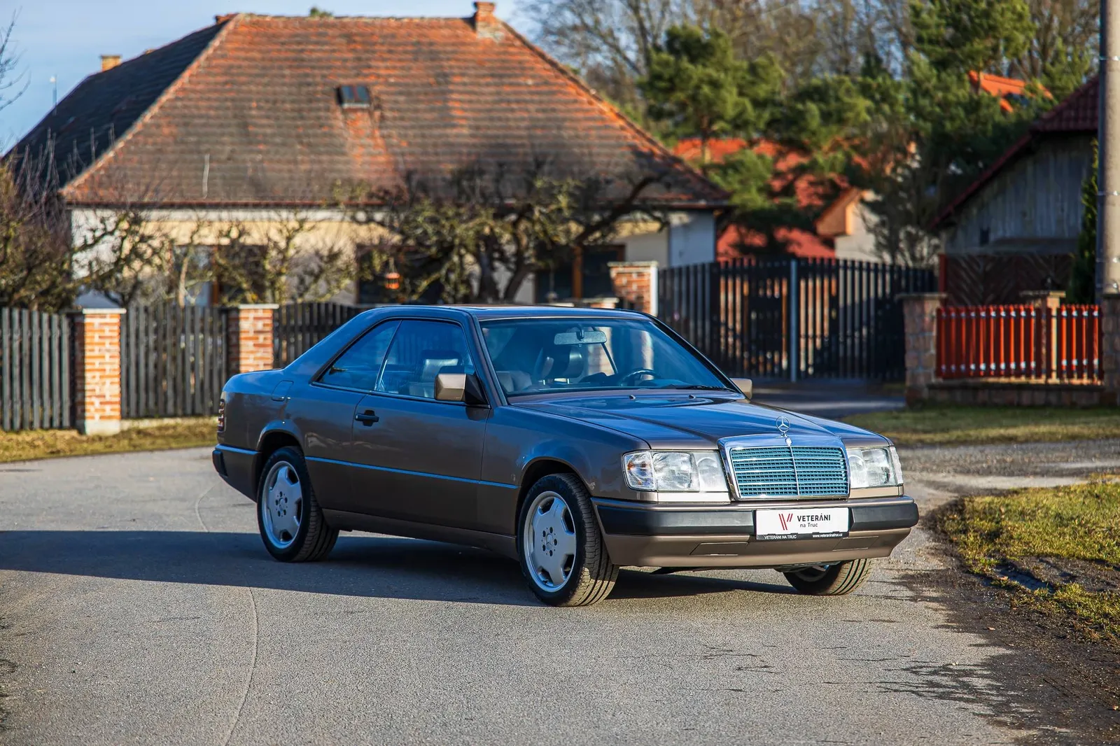 Mercedes-Benz W124 300 CE