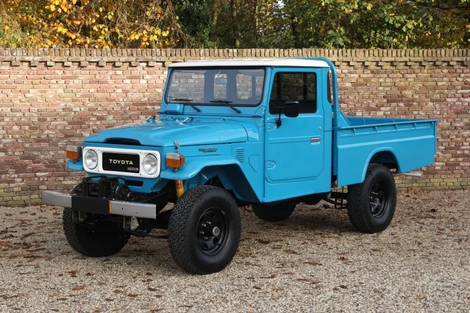 Toyota Land Cruiser BJ45 LWB Pickup