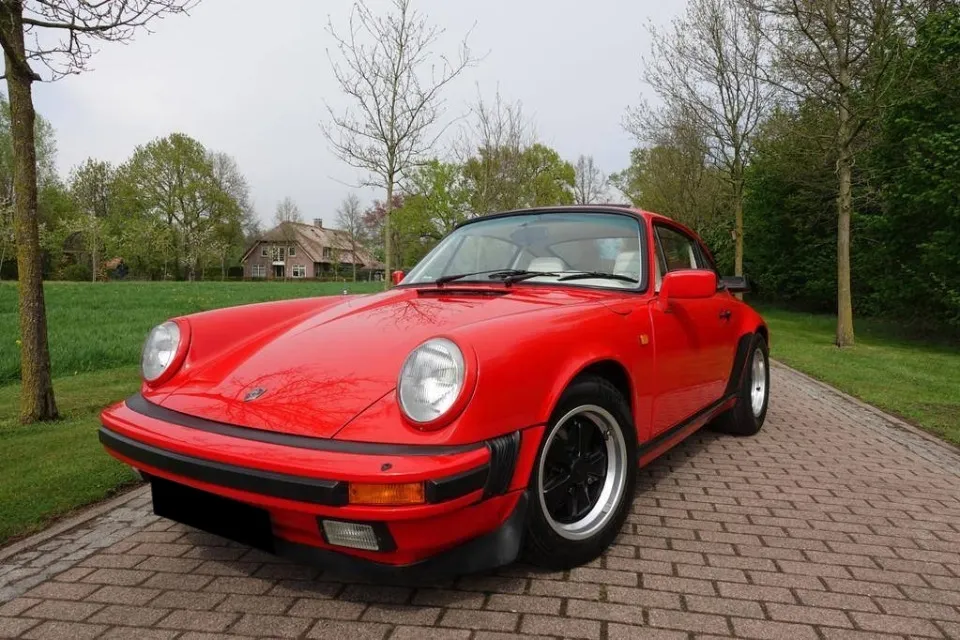 Porsche 911 3.2