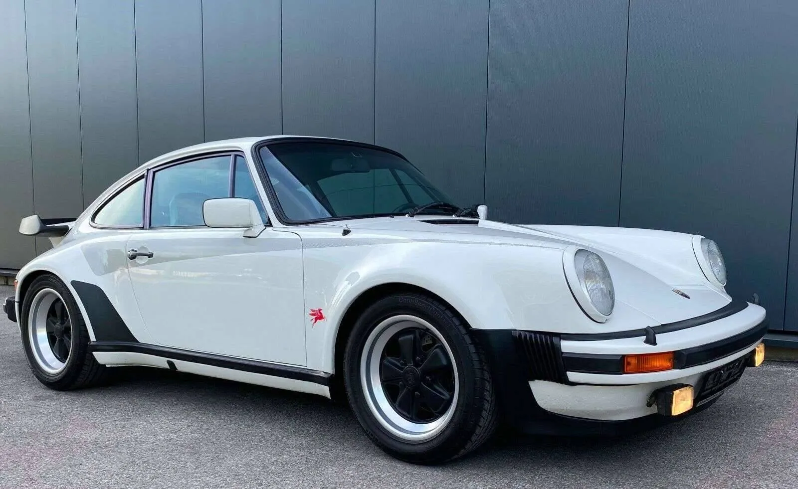 Porsche 930 3.3 Turbo