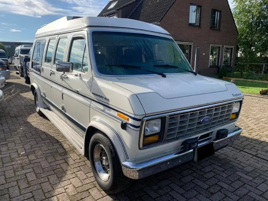 Ford E150 Econoline Explorer Conversion