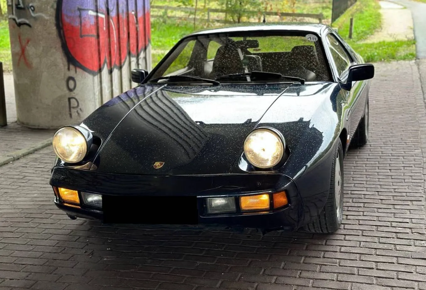 Porsche 928